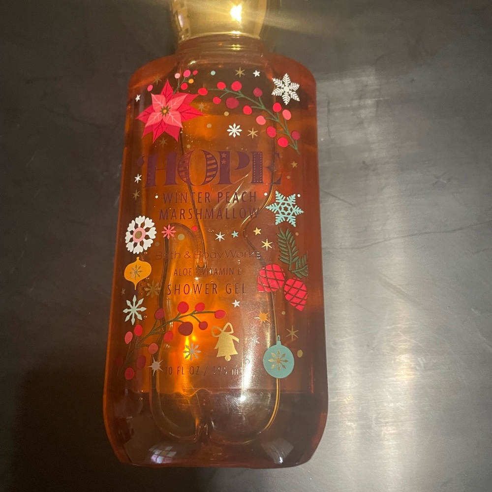 Bath & Body Works Winter Peach Marshmallow Shower Gel - Orange